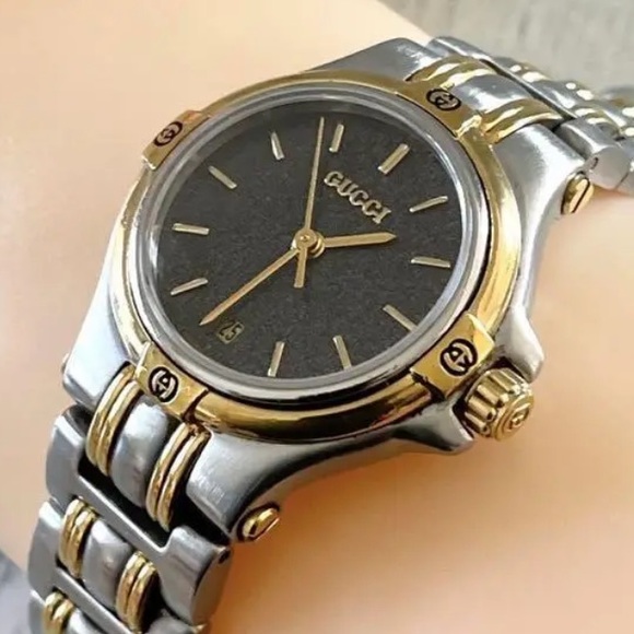 GUCCI 25mm Swiss Quartz Watch - Picture 4 of 4